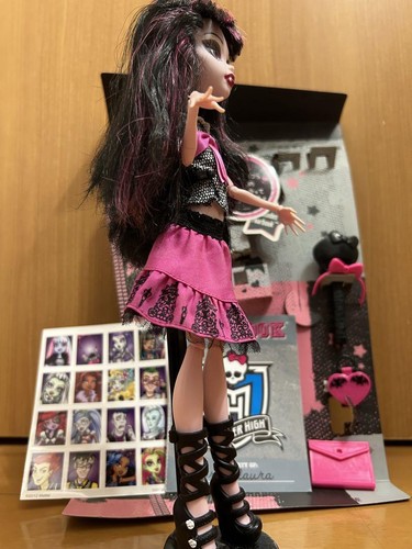 Monster High Draculaura figure character good collection doll - Picture 2 of 4