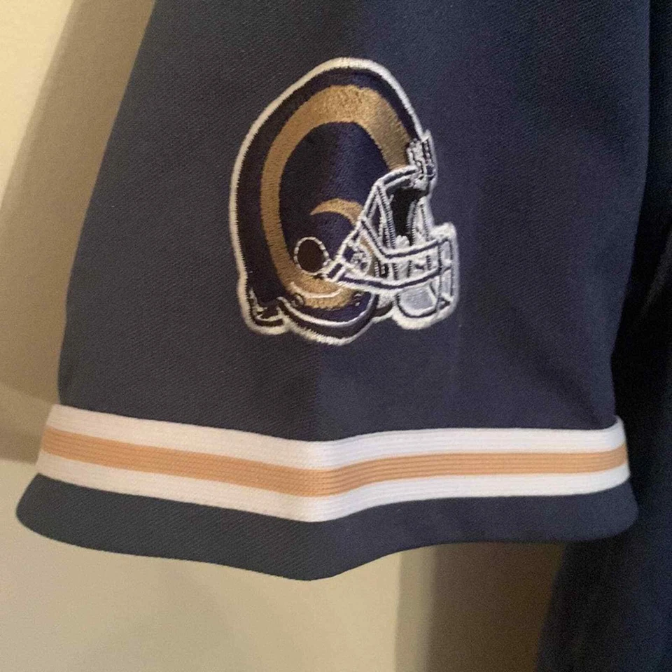 Camiseta deportiva para hombre VF Imagewear St. Louis Rams con botones grande, dorada azul marino Foto 4 de 4