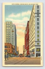 Postcard Iowa Des Moines IA Sixth Avenue Downtown Coca Cola 1940s Unposted Linen