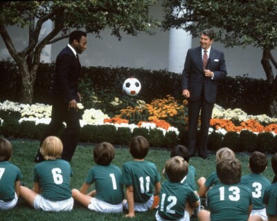 PRESIDENT RONALD REAGAN & SOCCER LEGEND PELE 8x10 PHOTO #10