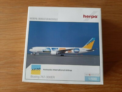 Herpa Wings 504379 Air Do Boeing 767-300 - 1/500