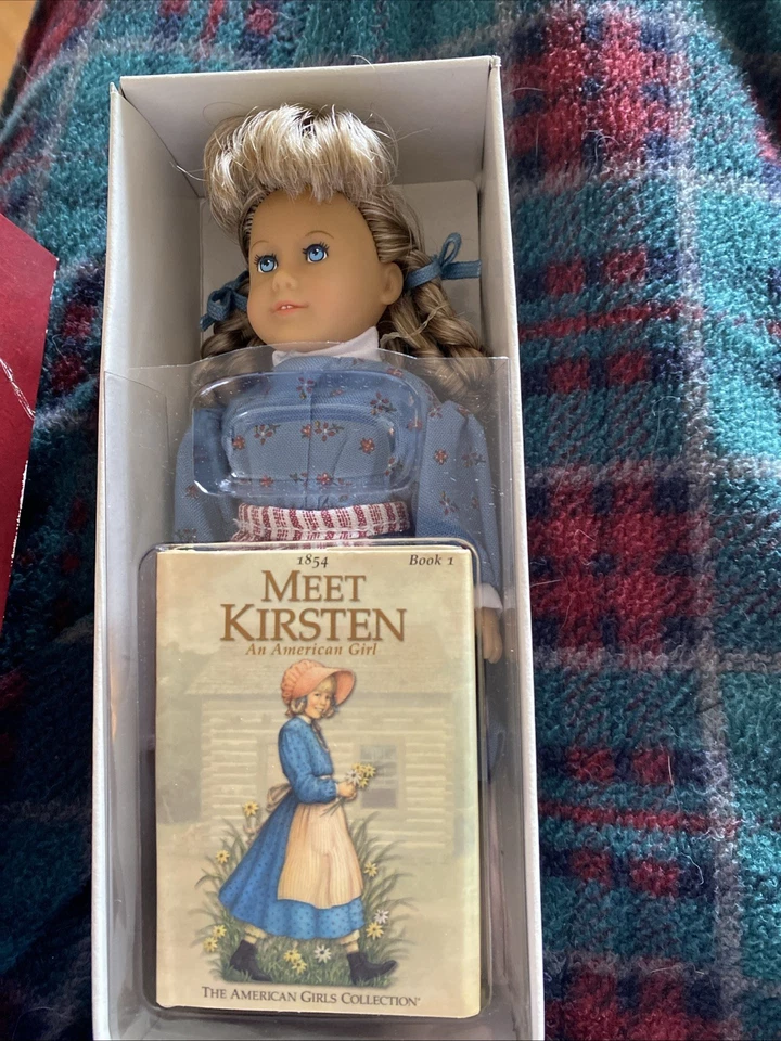 Muñeca Kristen Mini The American Girls Collection Nueva en Caja Bk incluida Solo Exhibida Foto 2 de 4