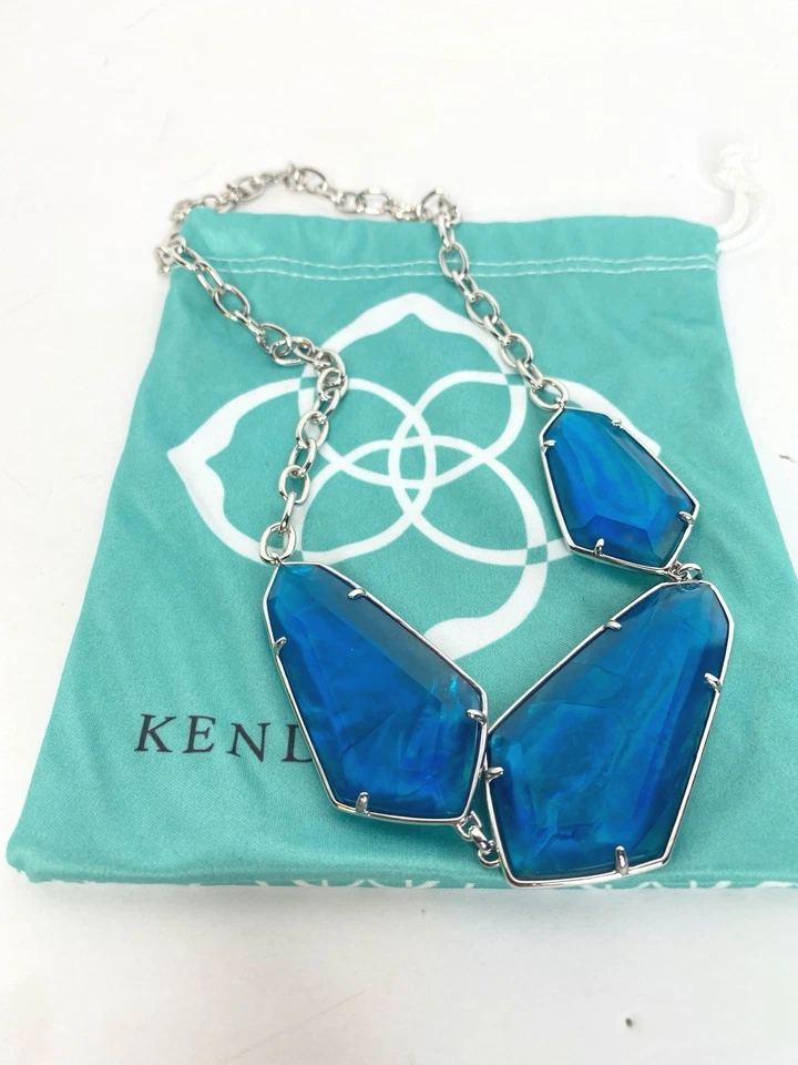 Kendra Scott 紫色玛瑙孔雀蓝色幻觉银色声明项链 — 第 3/4 张图片