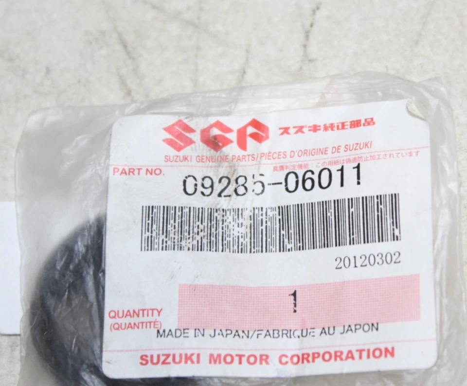 *NUEVO* OEM Suzuki - Sello antipolvo - Parte# 51643-30000 Foto 2 de 3