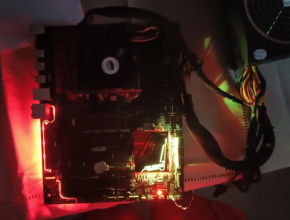 SCHEDA MADRE ASUS 970 PRO GAMING/AURA + FX 8300 8 CORE + 32 GB RAM DDR3 NUOVE - Immagine 3 di 4