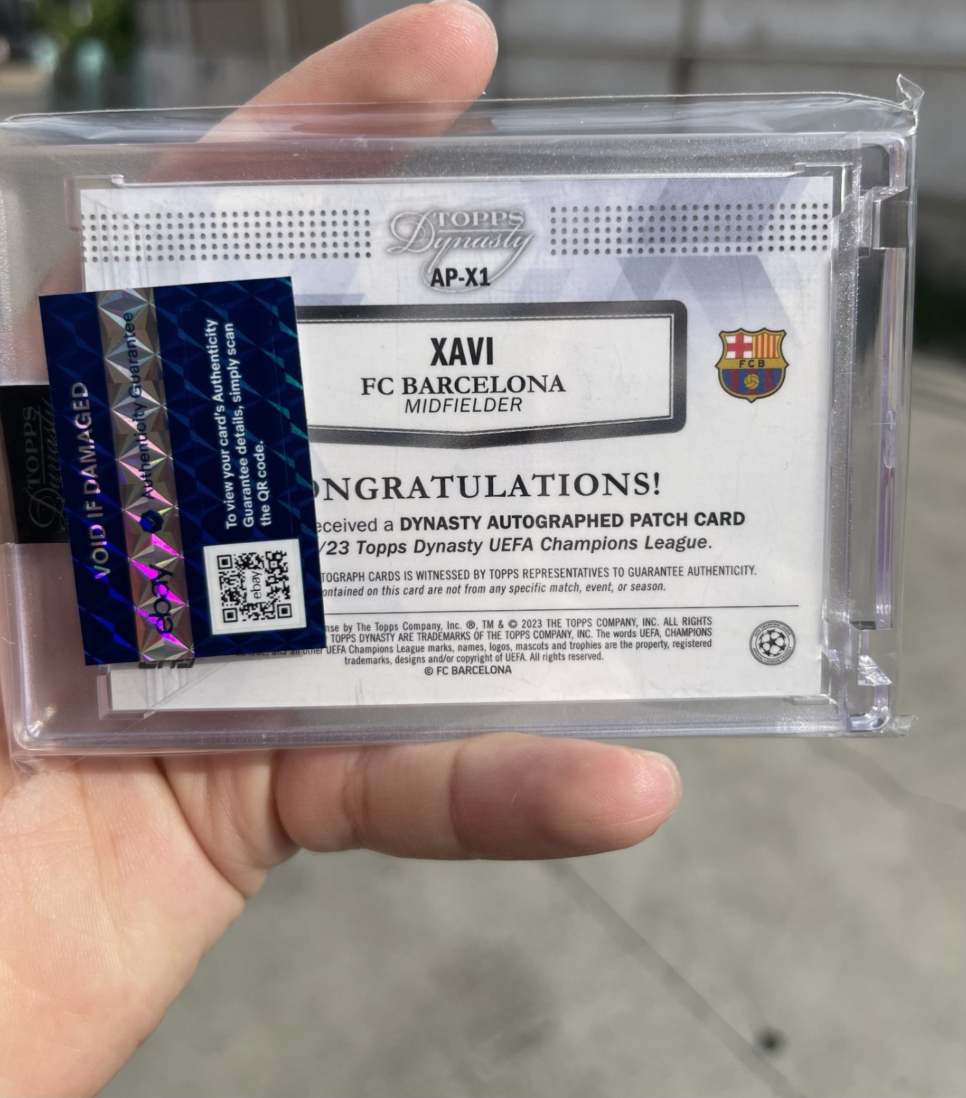 2022-23 Topps Dynasty UCL Xavi FC Barcelona Match-Worn Patch Auto Black 2/5 view 4