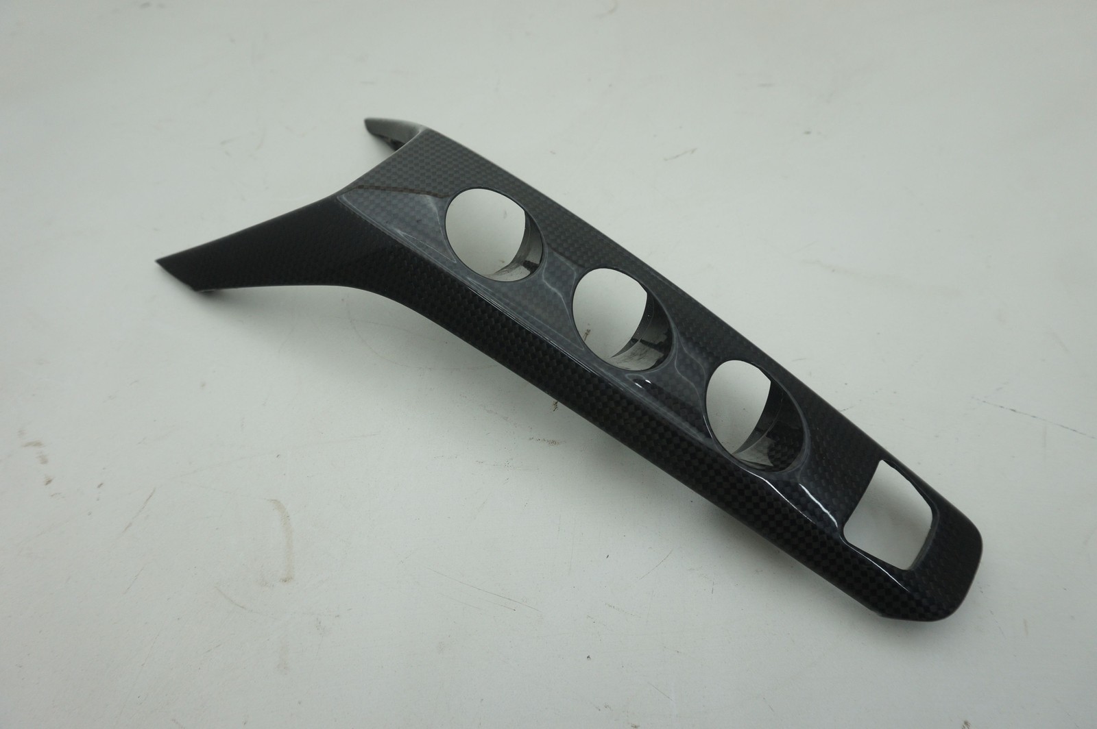 Front Carbon Fiber Center Console Bridge Top OEM 86884200 Ferrari 488 Spider 17