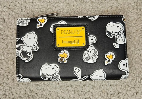 Loungefly Peanuts Snoopy and Woodstock All Over Print Geldbörse Charlie Brown Geldbörse - Bild 1 von 6