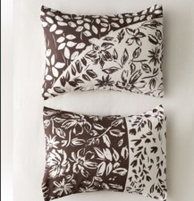 Colorblocked Leaf Print Set of King Size Shams 2 
