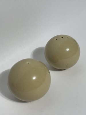 Vintage Ceramic Eggs Salt & Pepper Shaker Set 
