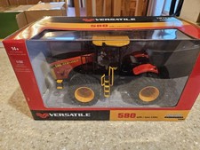ERTL 1/32 Versatile 580 with LSW Tires Prestige Collection, 16451-Reg