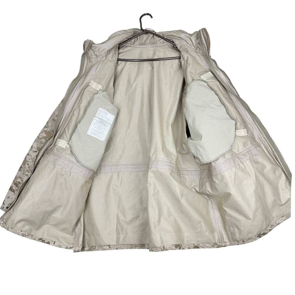 US Navy NWU Type II Desert Digital Working Parka XL Reg Waterproof Sealed Seams - Image 3 of 4