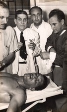 Hector Vento - Che Olivera Boxer Accident (1954) ❤️Vintage Press Photo 1021K