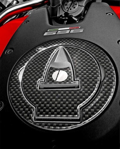 Adesivo Tappo Serbatoio Carbon Look Onedesign Ducati Supersport 936 - 950 2017-2024