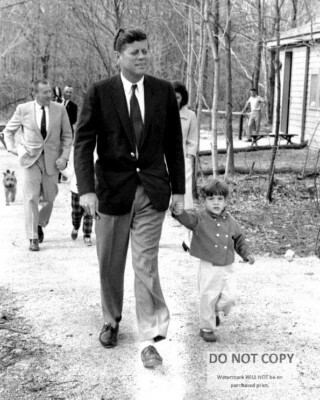 PRESIDENT JOHN F. KENNEDY WITH JOHN, JR. AT CAMP DAVID - 8X10 PHOTO (BB-225)