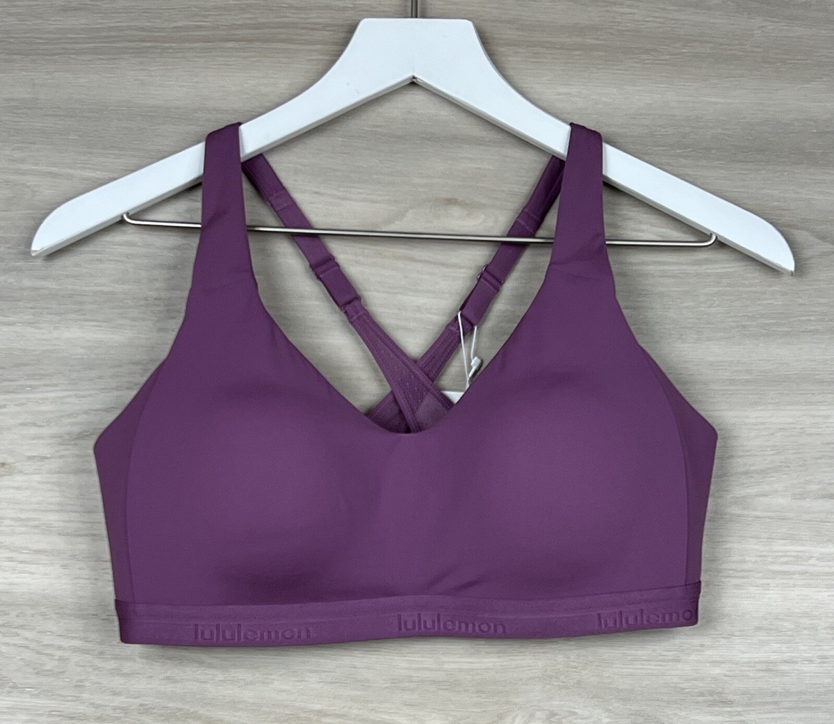 最後に!新品Lulu lemon　ブラ付きトップ　サイズ4 最後に!新品Lulu lemon ブラ付きトップ サイズ4 ルルレモン