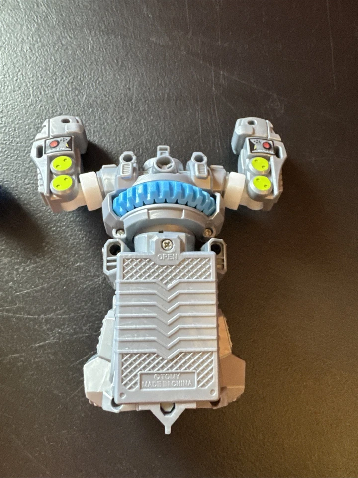 Air Hogs Smash Bots Two Player Battling Game OOB, Powers On. No Remotes - Image 4 of 4