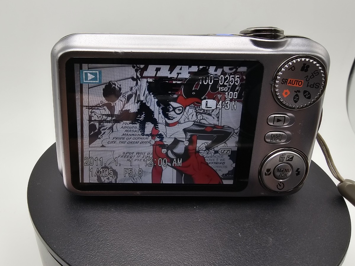FUJIFILM FinePix JX400 Digital Camera Silver Point &Shoot Cracked