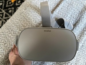 新品未使用  Go 32 GB Standalone VR Oculus Go Standalone Virtual Reality Headset - 32GB , Experience