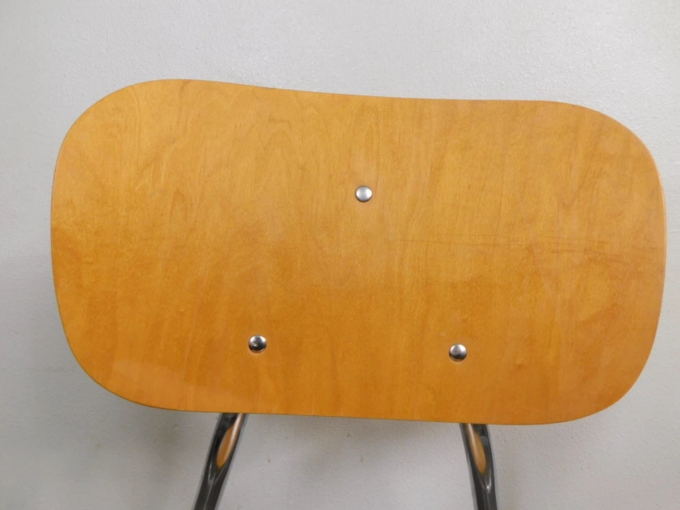 Silla con brazo de oficina de escritorio giratorio cromado contrachapado curvado modernista MCM c1969 en muy buena condición Foto 4 de 4