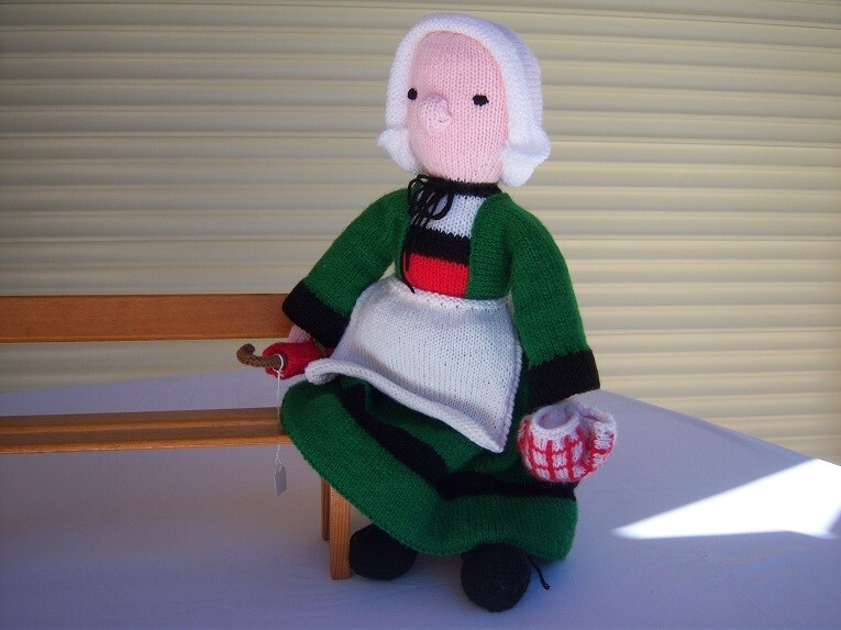 Bécassine en laine tricotée main doudou vintage de 30 cm de hauteur