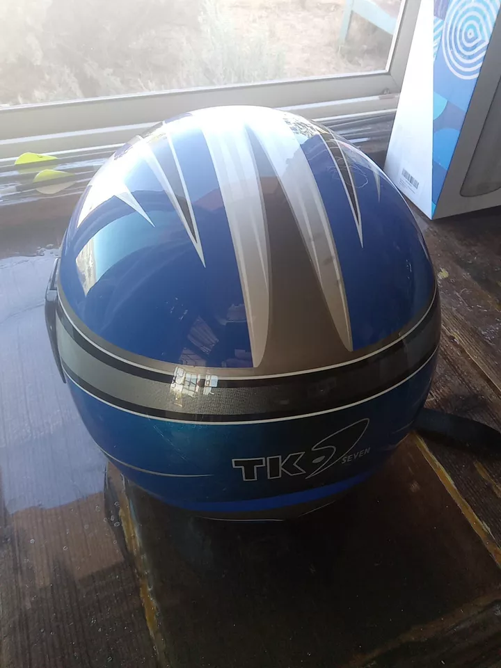 KBC TK-7 Snell DOT M95 Motorcycle Helmet Blue/ White Size L With Face Shield - Image 3 of 4
