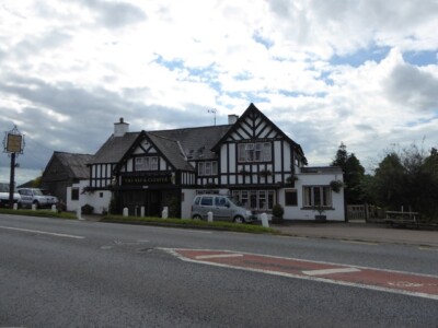 Foto 6x4 The Axe & Cleaver Inn, viel Birkenbeil, The Well located on c2015