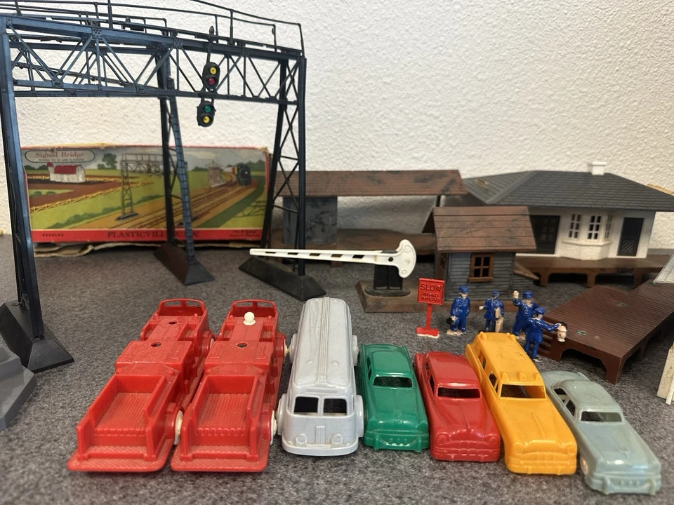 Plasticville USA Lot Buildings Bridges Cars Figures Misc Accessories - Image 3 of 4
