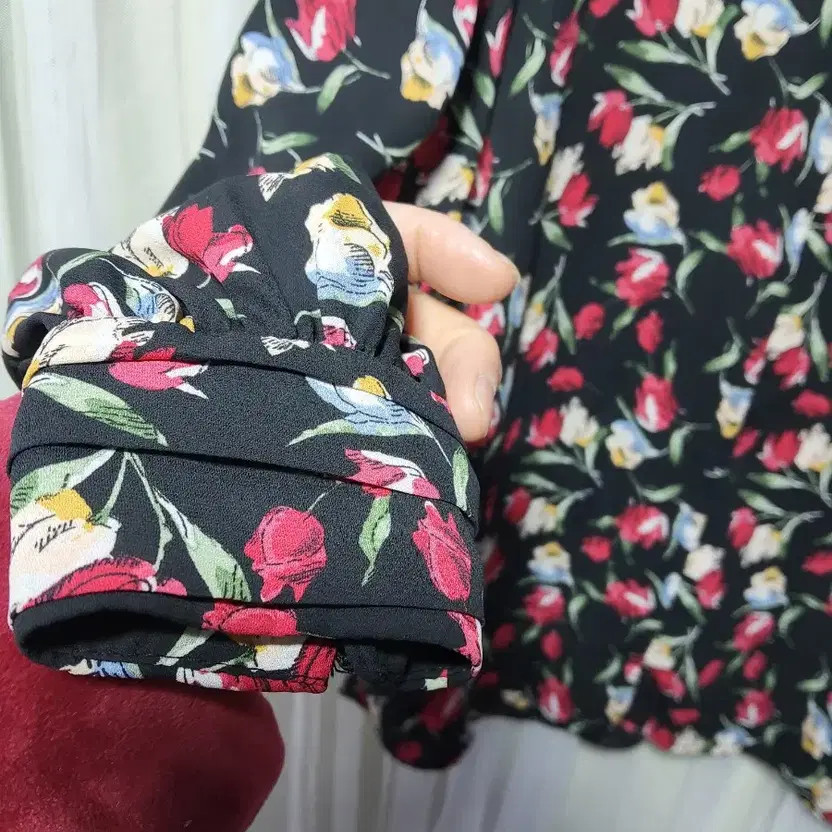 Zara Basic Floral Pattern Blouse - image 2