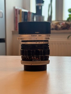 Canon FL 85mm 1:1.8 Portrait Objektiv (Inkl. Gegenlichtblende)