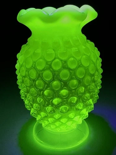Vintage Fenton Hobnail Green Opalescent Uranium Glass Vase  3.50” Ex Condition