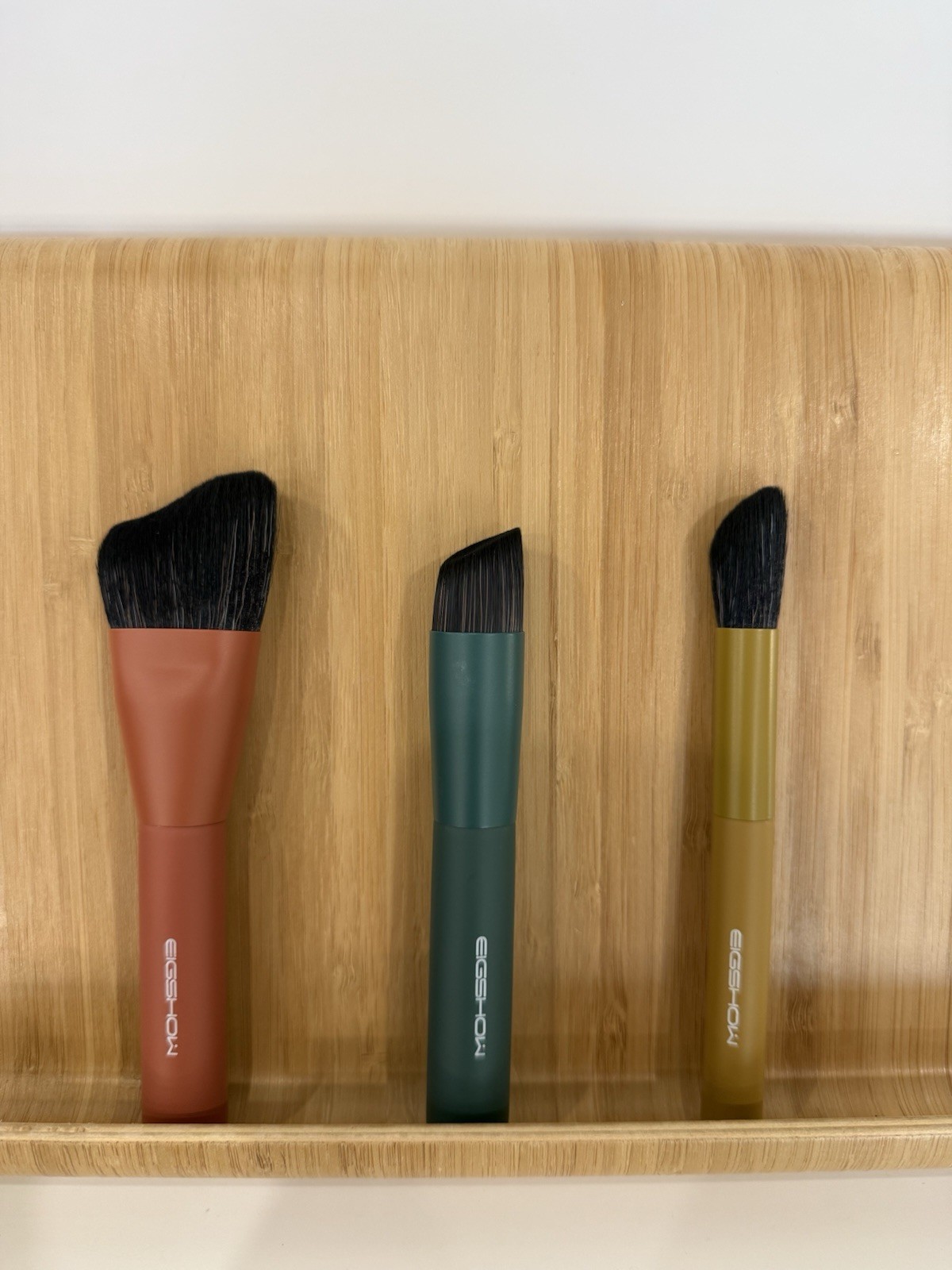 Foundation Blush Waved Shaped Powder Makeup Brush Set