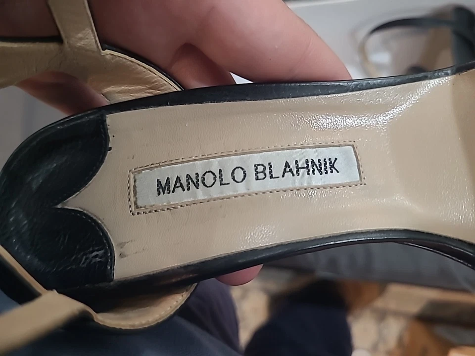 Sapatos de Salto Alto Manolo Blahnik Feminino Couro Gladiador Preto Tamanho 40 UE 10 EUA - Imagem 2 de 4