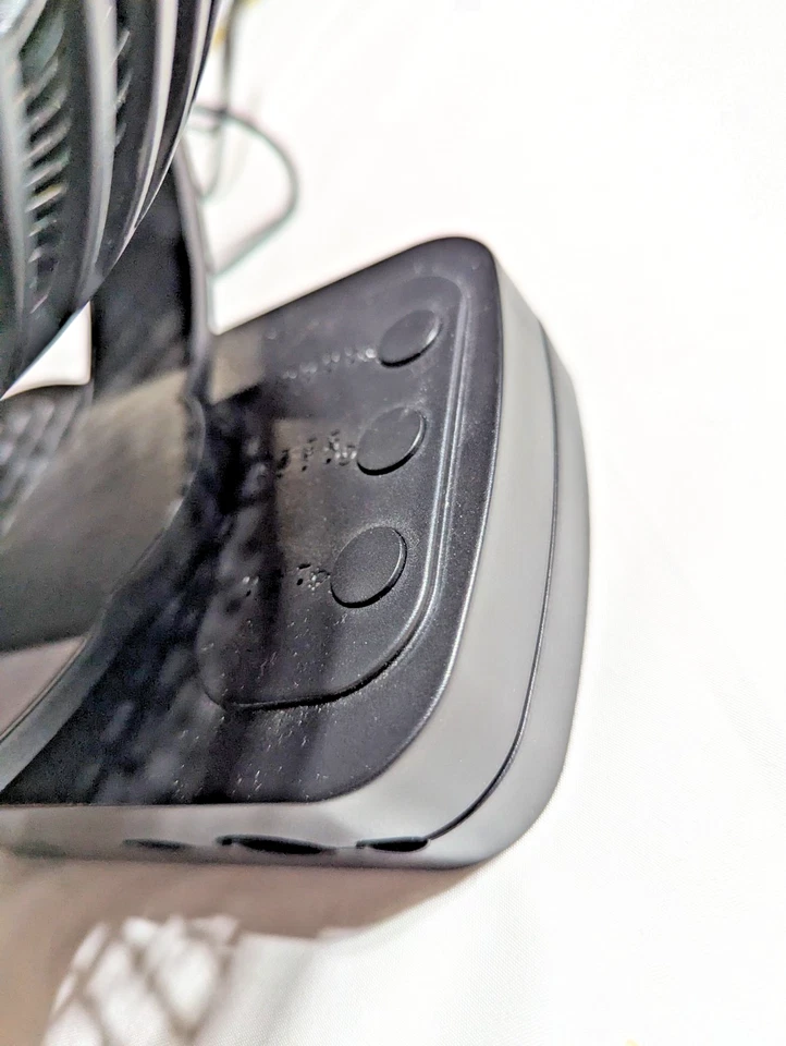 Mainstay 7" Clip USB Recargable y Ventilador de Mesa con LED Negro ¡¡Sostiene Carga!!! Foto 2 de 4