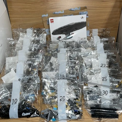 New Lego Star Trek U.S.S. Enterprise Ship Build and Minifigure Stand ONLY 10356