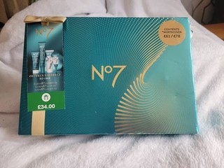 Boots No7 Protect & Perfect