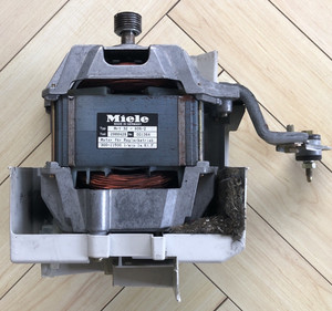 Ersatzteil Miele Novotronic W 839 gebraucht * Motor 2988427 Mrt32-606/2
