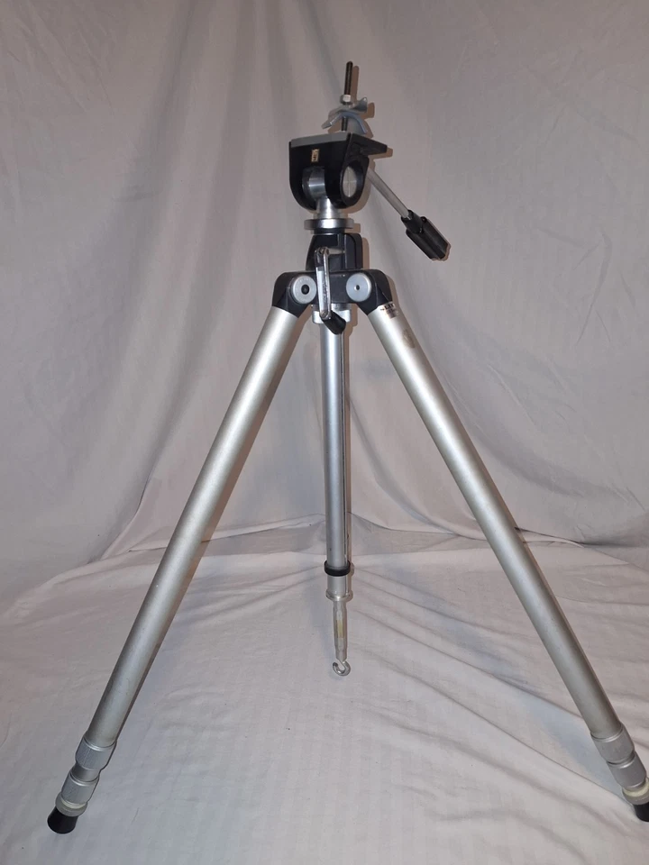 Slik S103 System Tripod No 612-103 Made In Japan plus black metal smaller tripod - Image 2 of 4