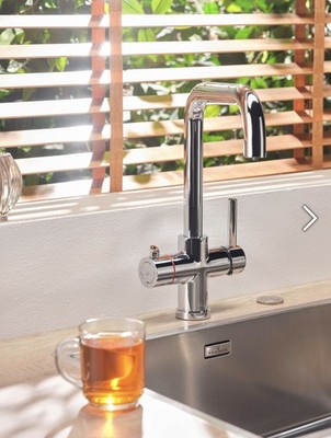 Reginox Tribezi 3-in-1 Instant Warmwasser Küchenarmatur mit Tank und 2 Filtern 550£