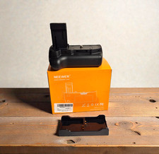 Neewer Vertical Battery Grip for Canon Rebel T7 w/ Tray  Box   Tested