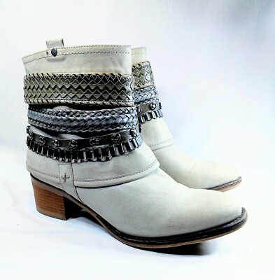Carlos Cole Ivory Faux Leather Ankle Boots With Decorative Straps Wm's Sz 11M 