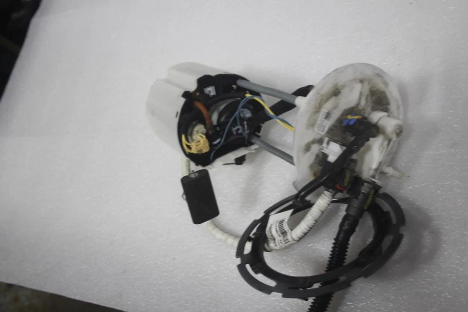 Chevrolet Volt 2017 bomba de combustible de gasolina 23375495 Foto 3 de 4