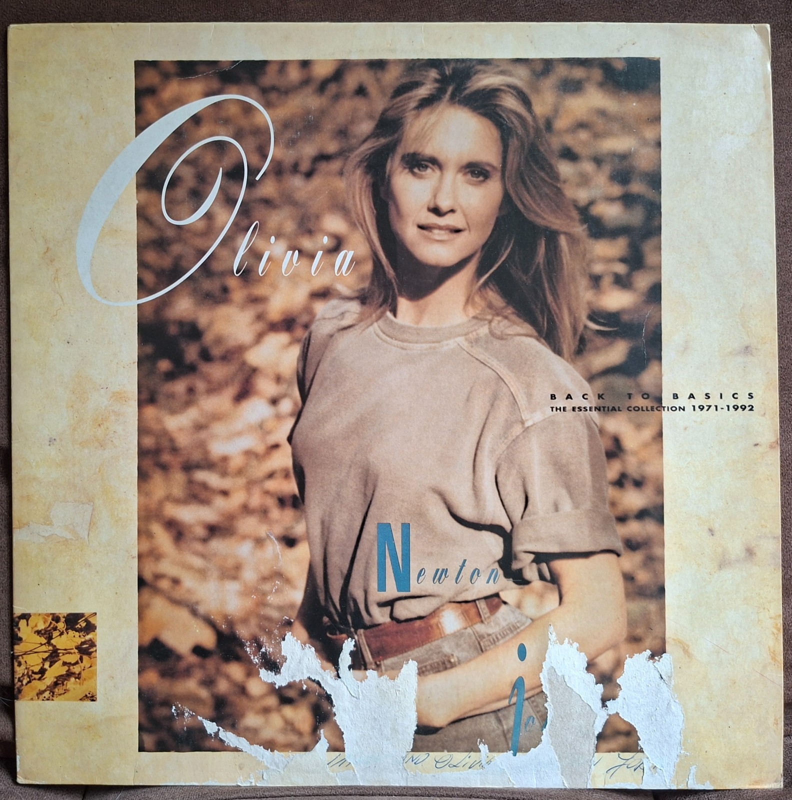 OLIVIA NEWTON JOHN LP BACK TO BASICS THE ESSENTIAL COLLECTION 1971-1992 VG+ POP