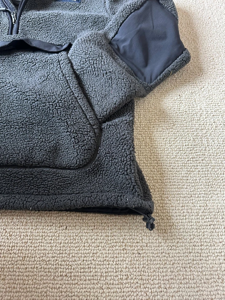 Jaqueta de Lã North Face Campshire Sherpa, Quarto de Zíper, Masculina Tamanho G, Carvão - Imagem 2 de 4