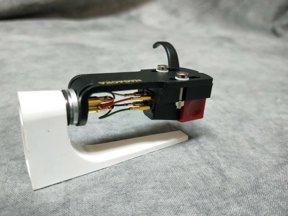 Nagaoka MP-100 Phono Stereo Cartridge With headshell In Excellent Condition  - Image 2 of 4