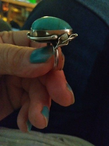 Vintage Old Navajo Ring Sterling Silver and Turquoise SIZE: 7 - Picture 2 of 22