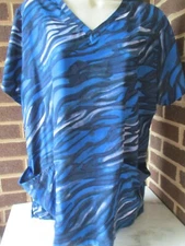 Eazy Stretch Brand SCRUB TOP Size L - Blues Mixed Wavey Lines Pattern