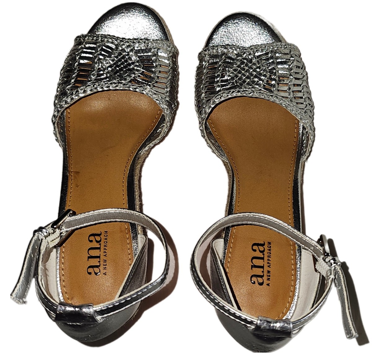 A New Approach Horizon Silver Wedge Sandals Women's Size