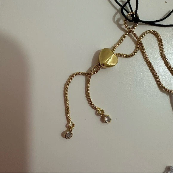 Brazalete Deslizante Dorado Kate Spade x Disney Minnie Mouse Foto 3 de 4