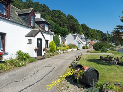 Photo 6x4 The seaside village of Kilmuir Kilmuir/NH6749 Bathed in midday c2014
